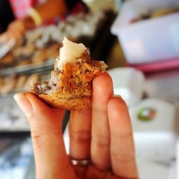 ขนมบ้าบิ่นมะพร้าวอ่อนลุงส้มโอ
