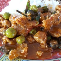 ข้าวแกงบ้านต้นสน