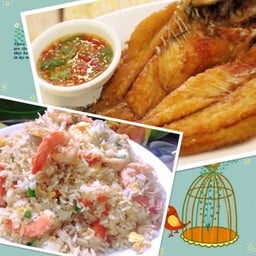 อยากให้เพื่อนๆ ลองชิมข้าวผัดปูกับปลากะพงทอดน้ำ
กินกับส้มตำกุ้งลวกและต้มยำโป๊ะแต