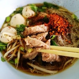 ก๋วยเตี๋ยวเนื้อตุ๋น ข้าวหมูย่างตลาดนนท์