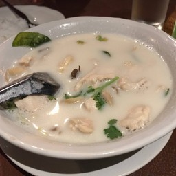 ต้มข่าไก่