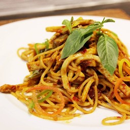 spaghetti soybean sweet chili (สปาเก็ตตี้ผัดน้ำพริกเจ)