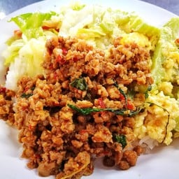 คุณลุ้ย ก๋วยเตี๋ยวบ้านบึง ขาเข้ากทม.