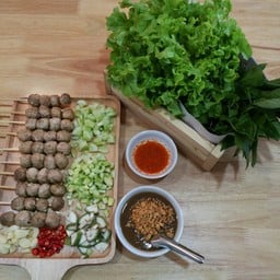 หมูมันน้อย ไม่ผสมแป้ง ผักสด สะอาด