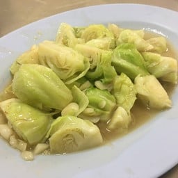 ผัดผักขแนง