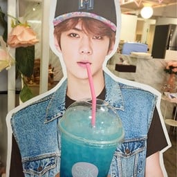 อ่ะ เค้าป้อน 