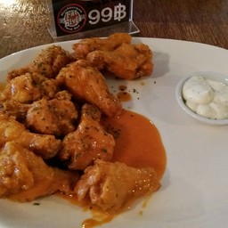 10 ชิ้นมาพร้อมซอส อุ่นๆ