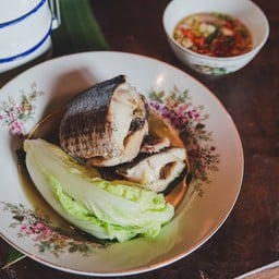 ปลาช่อนนึ่งตะไคร้ในผักกาด (นึ่ง 15-20 นาที)