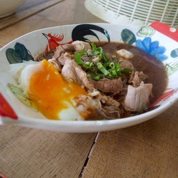 ก๋วยเตี๋ยวเรือ"แม่พิกุล"