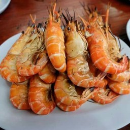 ฟินกับกุ้งขนาดกลางตัวกำลังพอดีไม่เล็กไปแล้วก็ฟินๆกับน้ำจิ้มรสเด็ด..