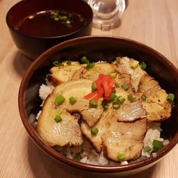 ☆☆☆☆100.-กลมกล่อมไม่เค็มเกินไป หมูนุ่มและมัน อร่อยๆ