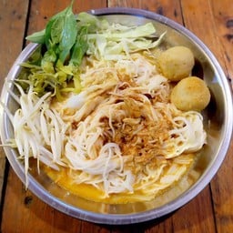 ขะ-หนม-จีน ทะเลระเบิด  ตลาดนัดรถไฟศรีนครินทร์