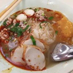 ร้าน 5 (อาหารว่าง ก๋วยเตี๋ยว) ใต้ตึกมหิตลาธิเบศร จุฬาฯ