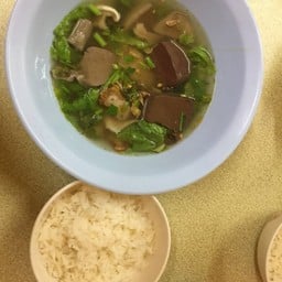 ก๋วยจั๊บ - เลือดหมู