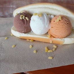 แก้วทองไอศกรีม