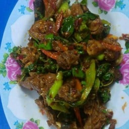 ผัดเผ็ดหมูป่า