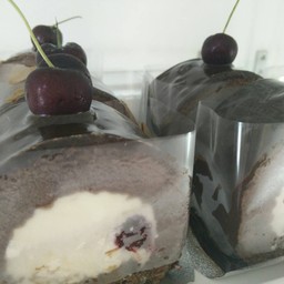 อร่อยมาก ไม่ขม ครีมละมุนมากตรงกลางมีแยมมิกซ์เบอรี อันนี้แนะนำ