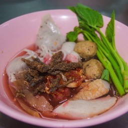 เส้นเล็กเย็นตาโฟ