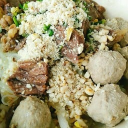 พรศักดิ์เจ้าเก่า ก๋วยเตี๋ยวลูกชิ้นเนื้อ-หมู