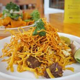 ข้าวซอยผัดแห้งเนื้อ