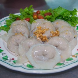 เกี๊ยวปลายักษลวกพร้อมน้ำจิ้มรสเด็ด