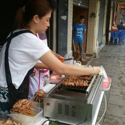 นัตตี้หมูปิ้งนมสด