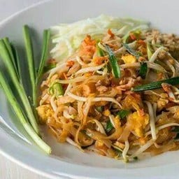 ผัดไทยธรรมดากุ้งแห้ง(เส้นจันท์ วุ้นเส้น มาม่า)
