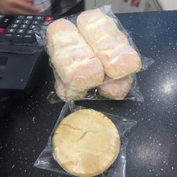 ได้ปังเนยสดและพายลูกตาล