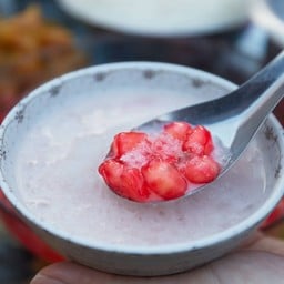 ร้านขนมเจ๊นุช หน้าศาลเจ้า