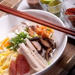 ขนมจีนสายรุ้ง