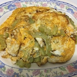 มะระผัดไข่