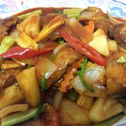 เนื้อปลาเก๋าทอดผัดเปรี้ยวหวาน (เล็ก)