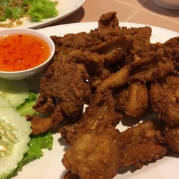 หนังไก่ทอด