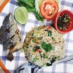 ข้าวผัดปลาทู