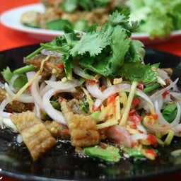 เฮียตี๋ ข้าวต้มโต้รุ่ง