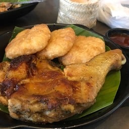 ไก่นุ่มใช้ได้ ข้าวเหนียวทอดอย่างอร่อยยย