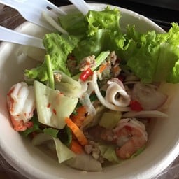 ยำริมหนน สนามจันทร์