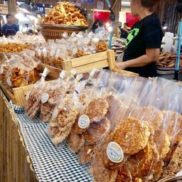 ร้านหวานเว่อร์ มหาทรัพย์คอนโดอาคาร15ชั้น5