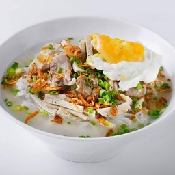 ก๋วยจั๊บหมูยอ+กระดูกหมู+ไข่