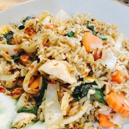 ข้าวผัดปลาหมึกไข่เค็ม