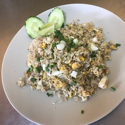 ข้าวผัดปูไข่เค็ม