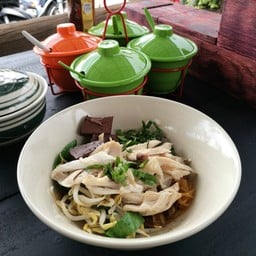 เจริญพุงก๋วยเตี๋ยวไก่