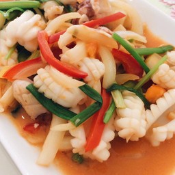 ปลาหมึกผัดไข่เค็ม