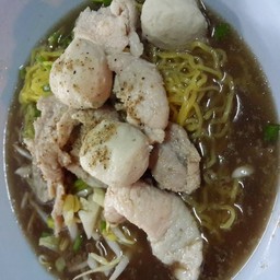 ก๋วยเตี๋ยวลูกชิ้นแชมป์ รามอินทรา