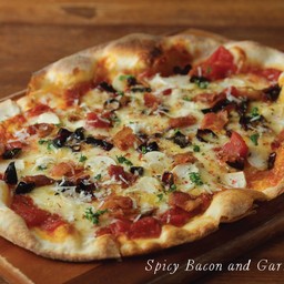 Spicy Bacon and garlic Pizza
