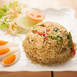 ข้าวผัดเขียวหวานไก่ ไข่เค็ม
