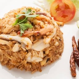 ข้าวผัดต้มยำทะเล