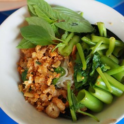 ทดลองเมนูแห้ง ไม่ถูกจริตนัก สรุปน้ำดีกว่า