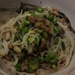 เจ๊โม ยำขนมจีน ยำเส้นหมี่