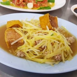 กุ้ยช่ายเต้าหู้เหลืองทอดต้นหอมหมูสับ